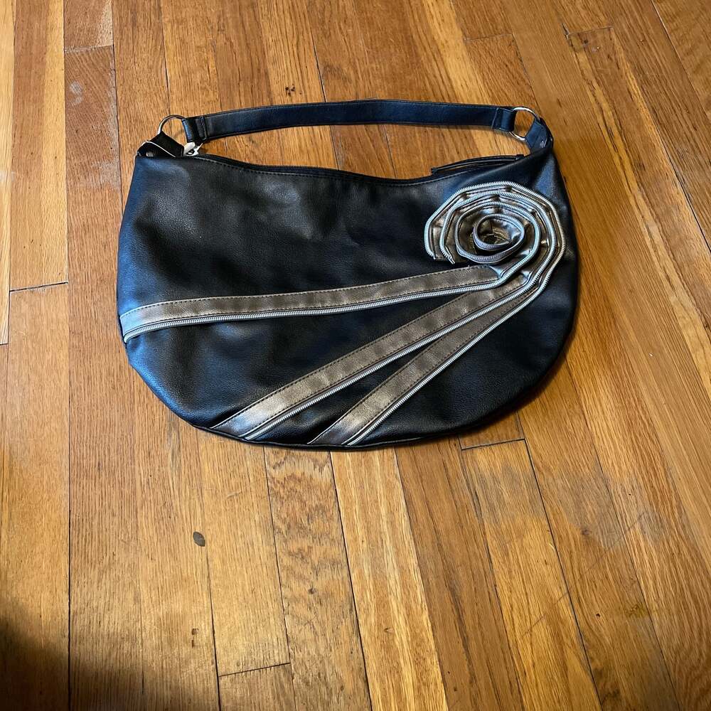 Y2K Vintage Black Pebbled Faux-Leather Large Hobo Shoulder Bag with Taupe zippe